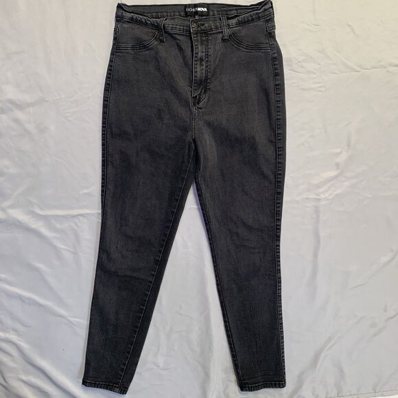 Fashion Nova Woman's Jeans Size 13 Black Denim Casual Stretchy Pockets - Picture 1 of 6